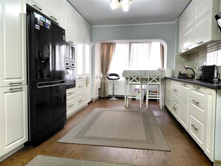 Apartament lux 4 camere ultracentral complet mobilat si utilat Apartament lux 4 camere ultracentral complet mobilat si utilat
