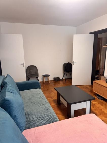 Apartament cu 2 camere semidecomandat în Gorjului