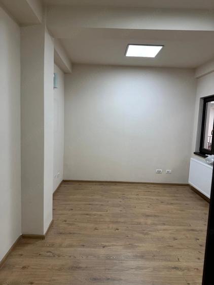 Spațiu comercial, de 16 mp, în P-ța Unirii