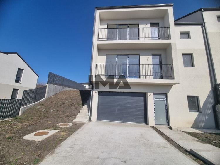 Duplex cu 4 camere cu Canalizare în Chinteni