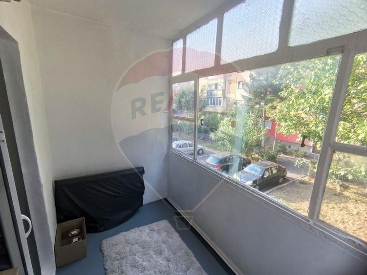 Vanzare ap 3 camere 2 bai etaj 1 complet decomandat  zona Miorita - 13