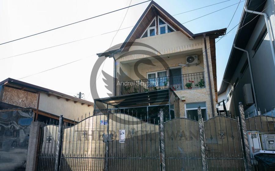 Casa cu 5 camere de vanzare | Zona Ultracentral, Baicoi |...