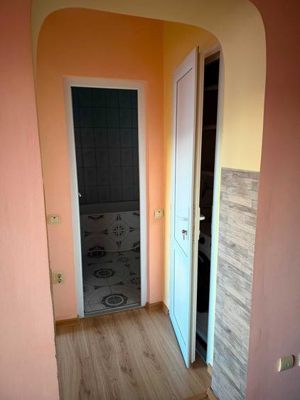 Apartament cu 2 camere semidecomandat în Coman