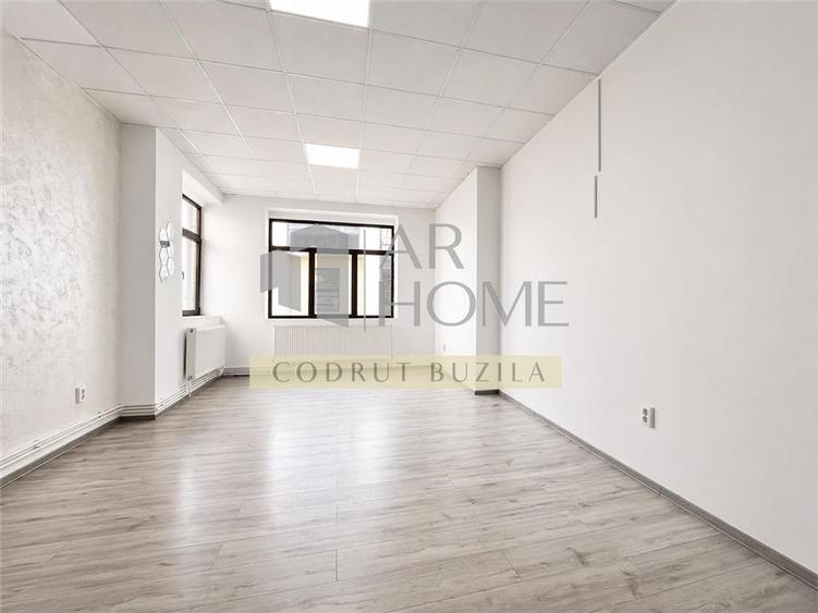 Spațiu comercial, de 100 mp, în Central