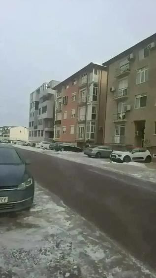 Se vinde ap 2 camere Compozitorilor etaj 3 ,tel - 4