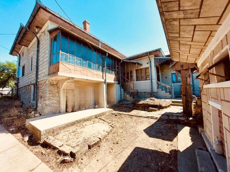 Ocazie! Proprietar vând casă cu 7 camere în Diculești, teren 2267 mp - 4