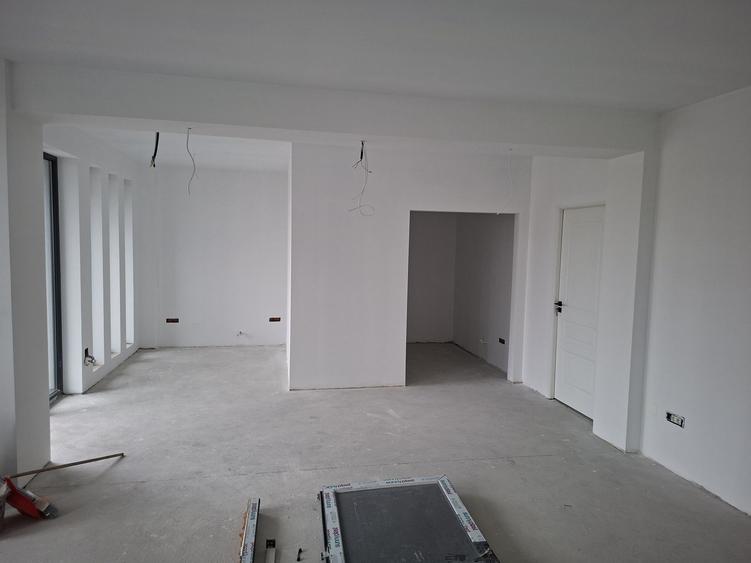 Inchiriez Spatiu Comercial bvd.Nicolae Romanescu - 2