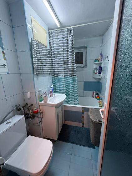 Apartament 3 camere decomandat, zona KM 4-5 - 12