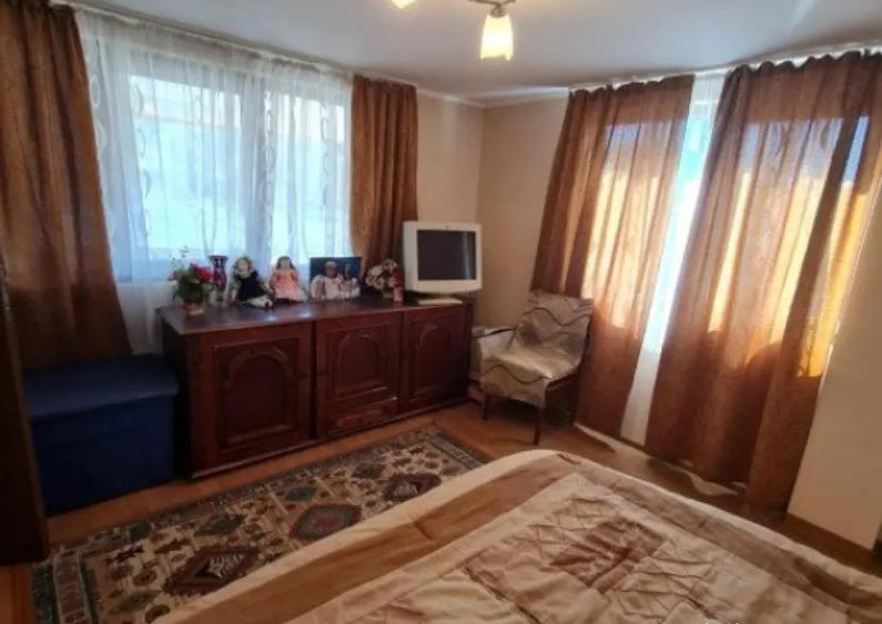 Casa individuala, 6 camere, 249 mp, 1200 mp de teren, zona T - 1