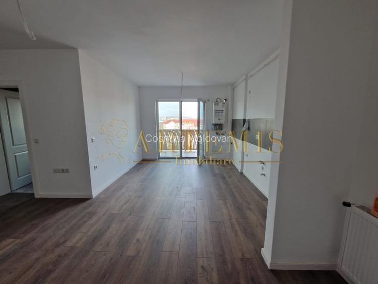 Apartament de 3 camere, decomandat, 76 mp., zona Isu