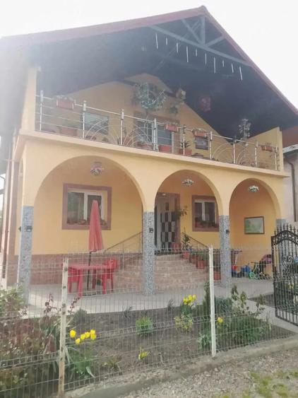 Vand casa in centru Loc Belcesti jud Ia?i - 1