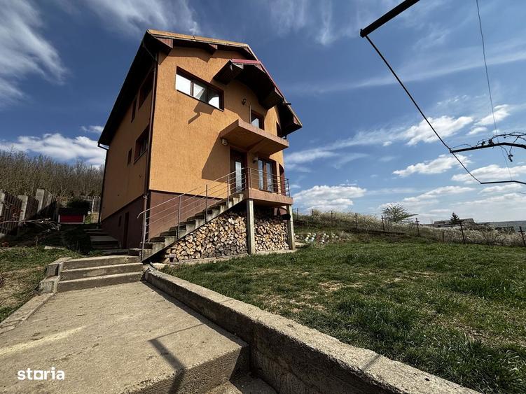 Casa individuala de 210 mp, teren 828 mp in Campenesti - 1