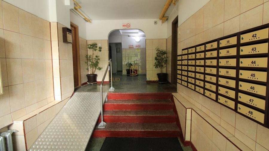 Apartament 4 camere cu potential comercial, stradal, comision0% - 6