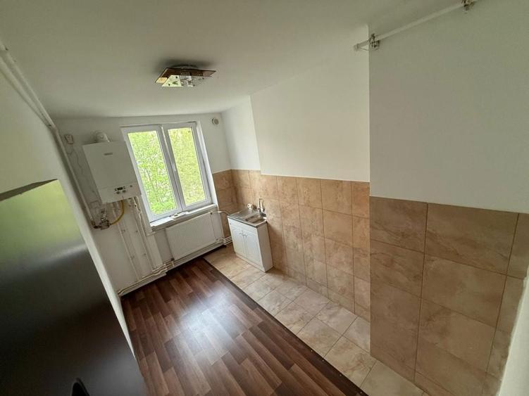 inchiriez Apartament Hunedoara 2 camere OM bd 1848 et2 - 4