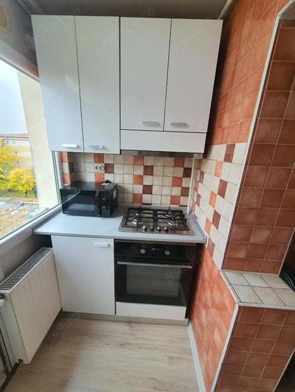 Vand apartament decomandat, cu 3 camere, in 1 mai - 3