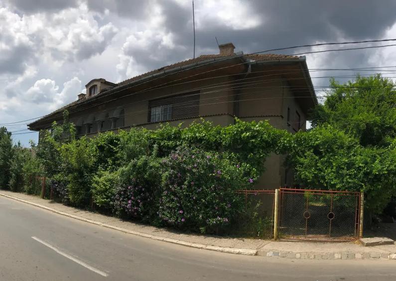 Apartament 3 camere de vanzare la casa str.Vasile Goldis - 13