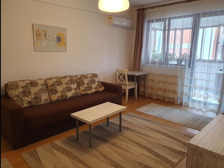 Inchiriez apartament mobilat 2 camere metrou - 1