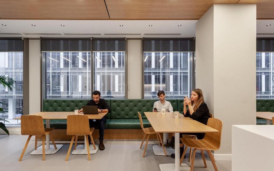 Alatura?i-va unei comunita?i de afaceri in ascensiune in Spaces Expo - 3