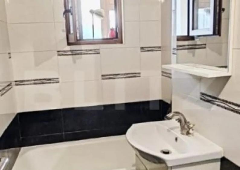 De vanzare apartament 2 camere - cartier Stupini - 2