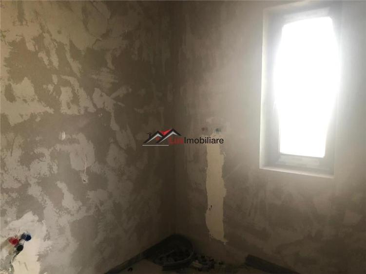 Duplex 4 camere, 120 mp utili,teren liber intre 50 si 150 mp. Zona foarte buna d - 21