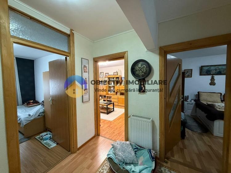 Apartament 3 camere de vanzare – zona centrala – Etaj 1 - 8