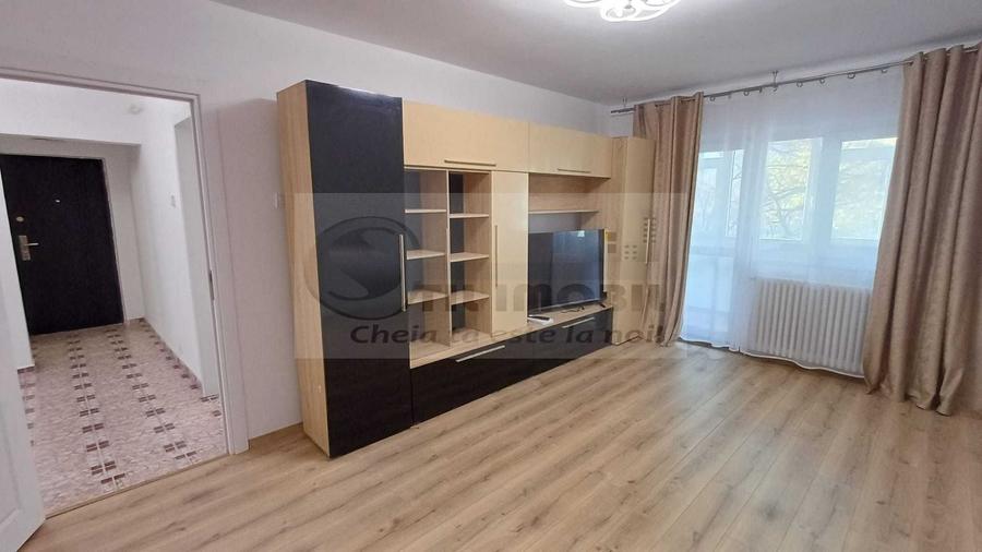 Apartament spatios cu 3 camere - Centru, Targu Cucu - 600€ - 1