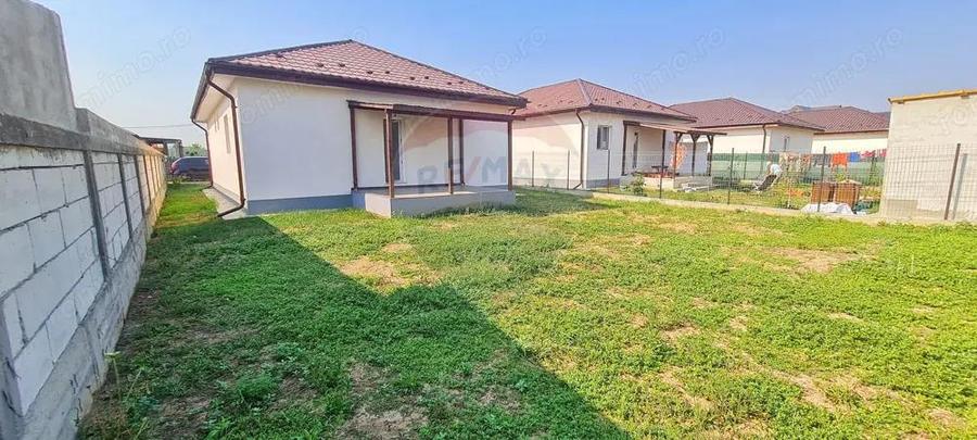 Casa noua in Ciorogarla - 3 dormitoare, living spa?ios - 14