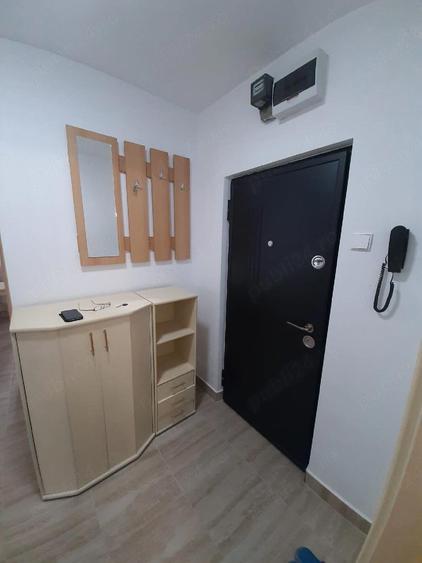 Inchiriez ap 2 camere cf.1 decomandat - 1