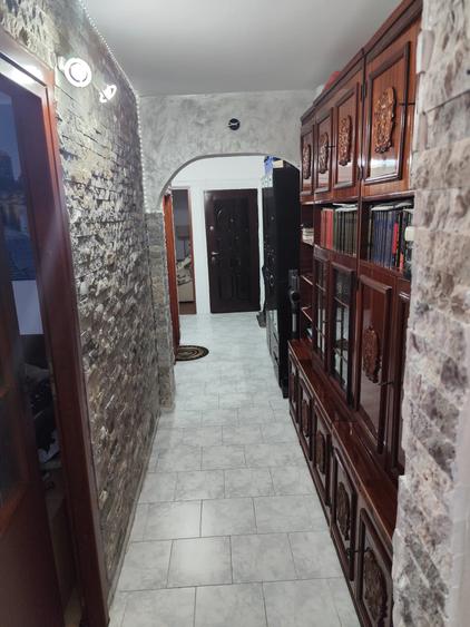 Vând apartament cu 3 camere decomandat - 11