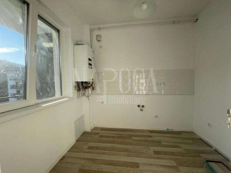 Apartament o camera de vanzare in Terra, Floresti - 3