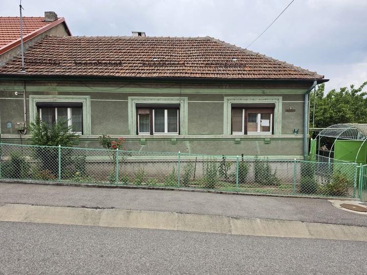 Casă cu 4 camere în Nord