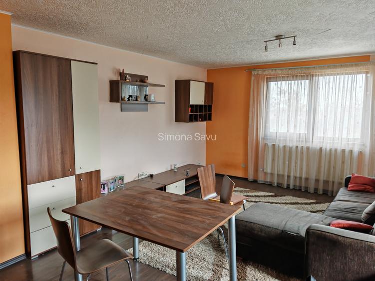 Apartament 5 camere pe 2 niveluri, in casa zona Florilor Apartament 5 camere pe 2 niveluri, in casa zona Florilor
