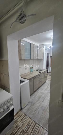 Vand uscatorie transformata in garsoniera 28.000 negociabil sau garsoniera+ garaj 32.000 negociabi