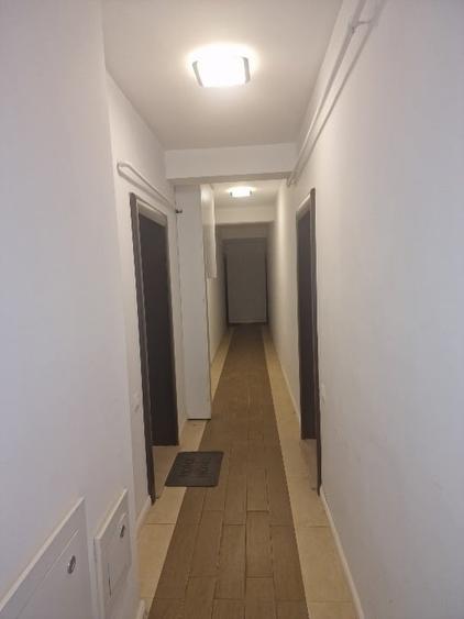 Direct proprietar:  apart 3 camere cu loc parcare Cosmopolis-liber si negociabil - 4