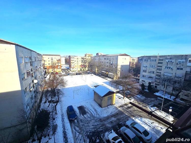 Apartament 3 camere decomandat | Micro 17 | Strada Vasile Lupu - 1