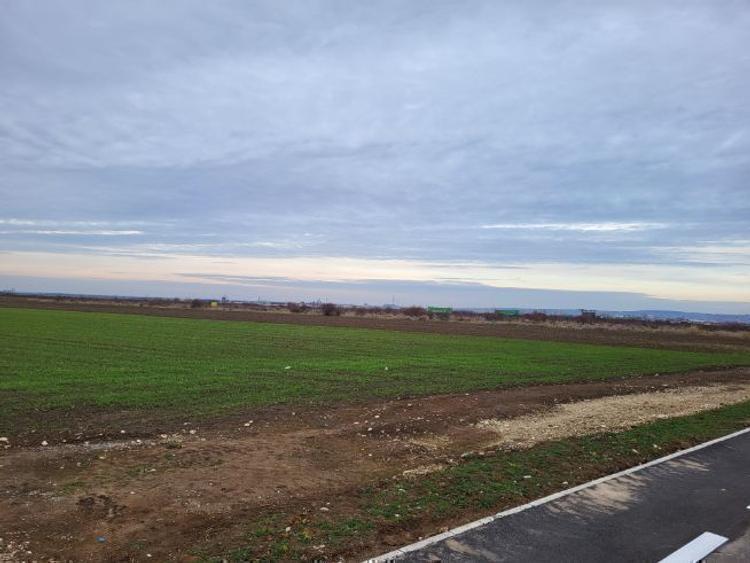 Teren intravilan de vânzare pentru investiție  - 1