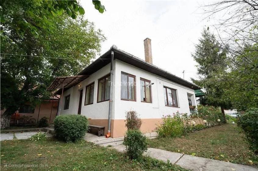 Casă cu 4 camere cu Teren 11000 Mp în Iclod