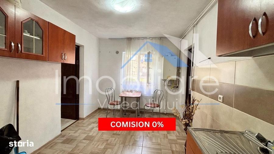 Apartament cu 2 camere decomandat în Petros