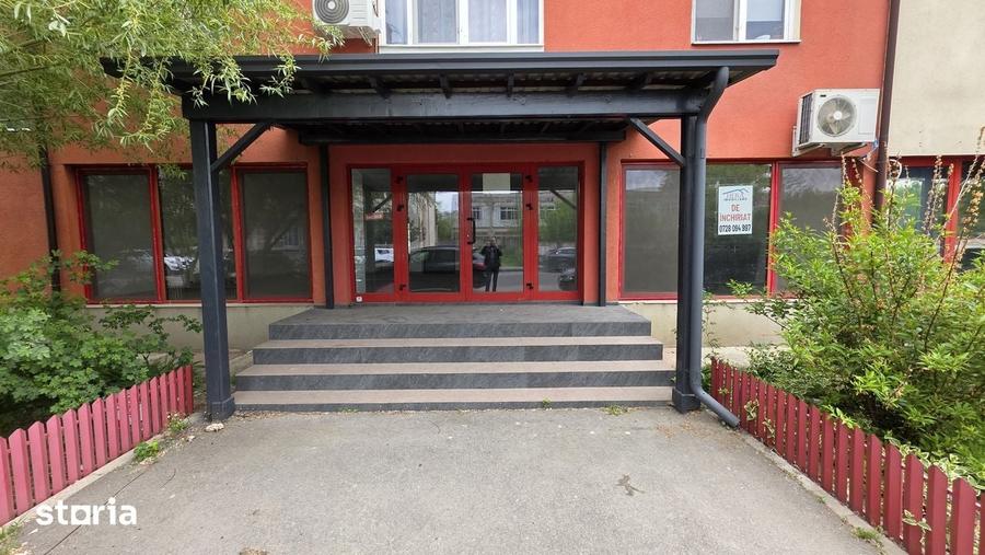 Spațiu comercial, de 200 mp, în Central