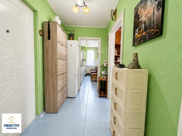 Apartament cu 3 camere semidecomandat în Central