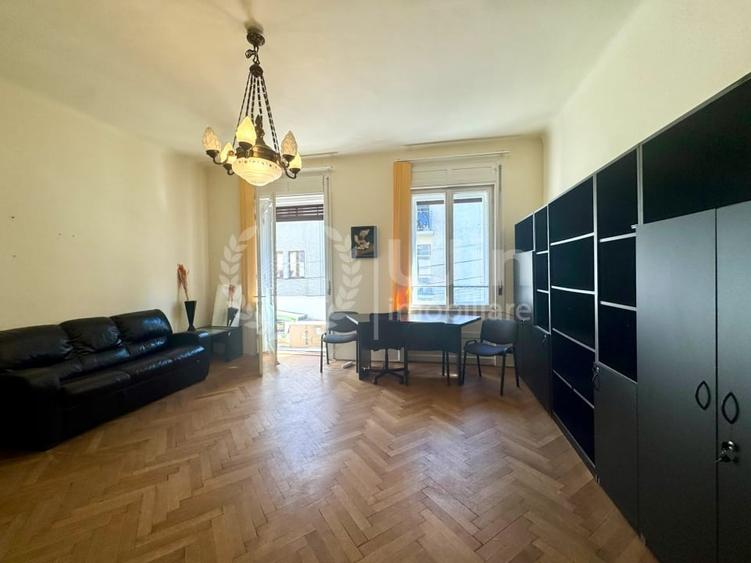 Birou, de 45 mp, în Central