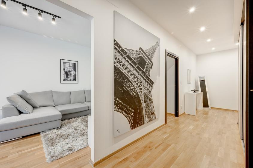 Apartament cu 3 camere decomandat în Băneasa