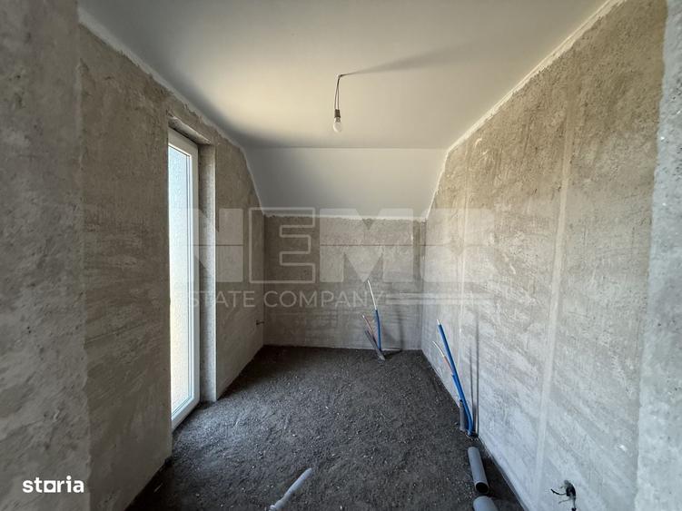 Casă cu 4 camere decomandat în Central
