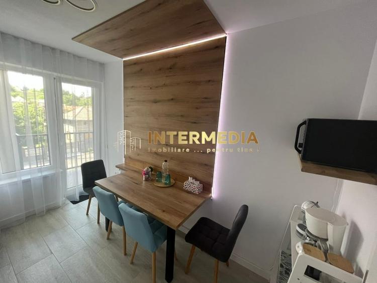 Apartament cu 3 camere decomandat, mobilat în Central