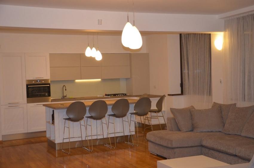 Apartament cu 3 camere decomandat, mobilat în Grădina Icoanei