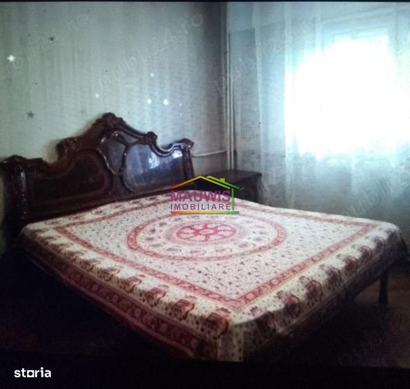 Apartament cu 3 camere decomandat în Vitan
