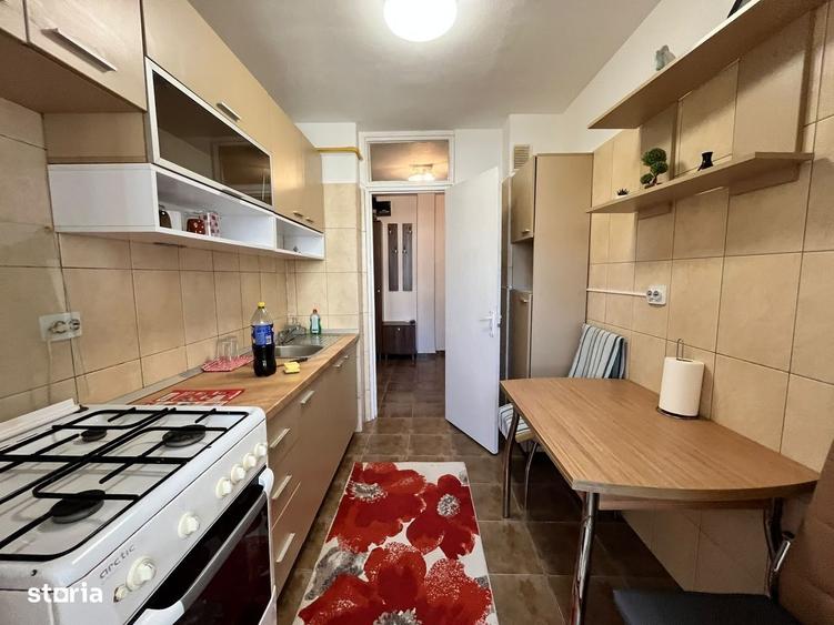 Apartament cu 2 camere decomandat în Galata