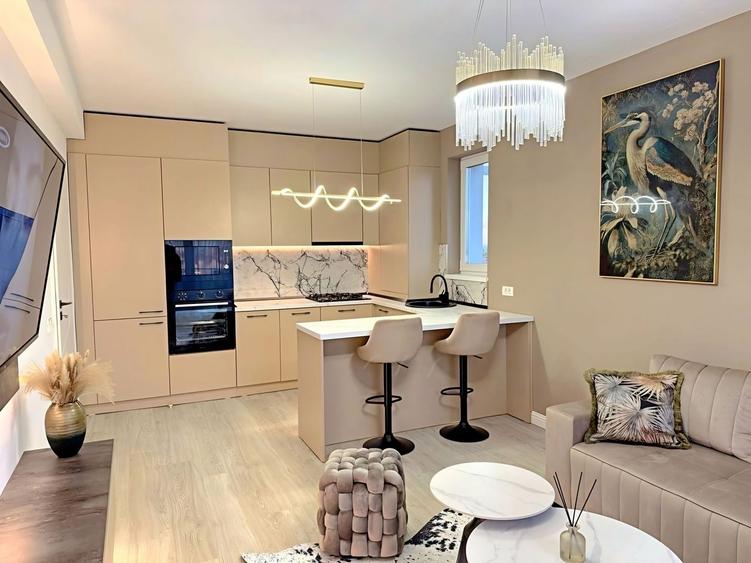 Apartament cu 2 camere decomandat, mobilat în Palazu Mare