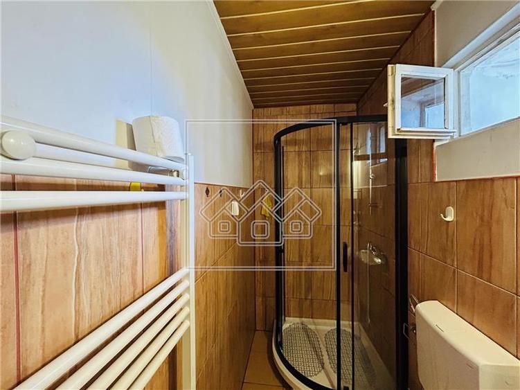 Apartament cu 3 camere nedecomandat în Central