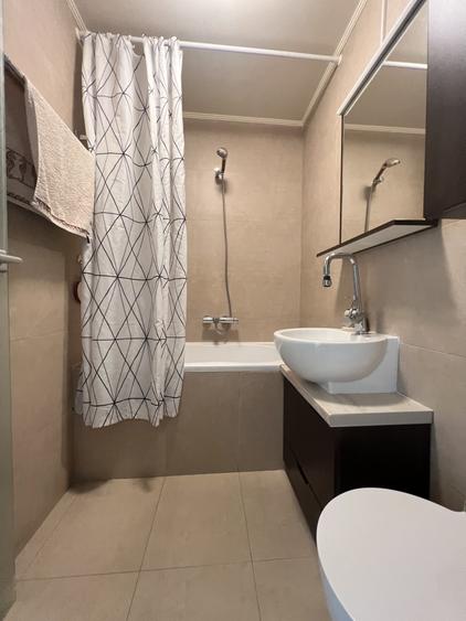 Apartament cu 3 camere decomandat, mobilat în Tipografilor